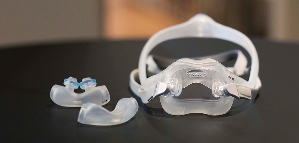 Dreamwear mask with multiple cushions