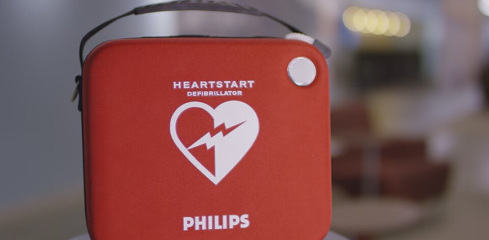What Is An Aed Philips Healthcare Using The Aed Means Following Calm Clear Instructions