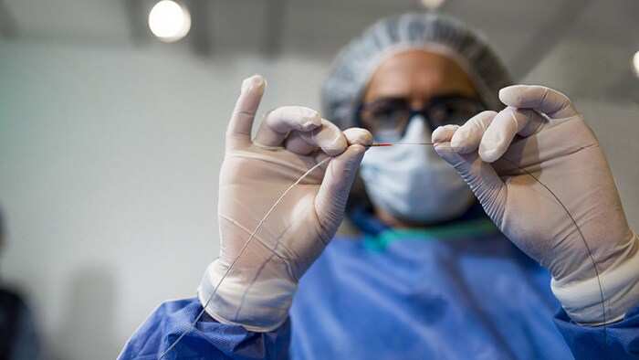 Doctor handling tool