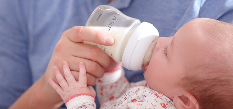 Philips AVENT - Preparing a bottle feed for your baby