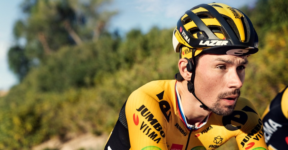 Cyclist using Philips bone conduction headphones