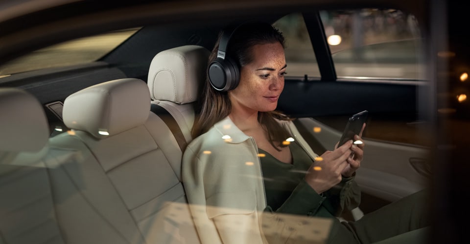 Philips noise cancelling headphones in commute