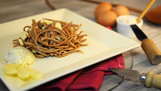 Flavorful Chestnut Fettuccini with Gorgonzola and Apple