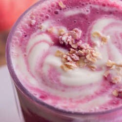 Strawberry Oatmeal and Yogurt with Honey Smoothie