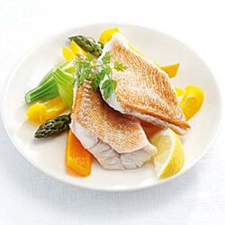 Red mullet with paprika, asparagus and baby potatoes | Philips