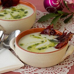 Cauliflower soup with crunchy ham | Philips