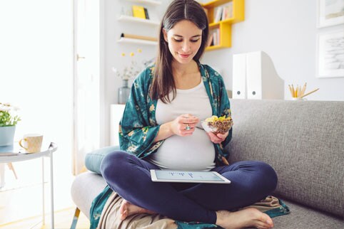 6 self-care strategies expectant moms (and dads!) can practice at home article image