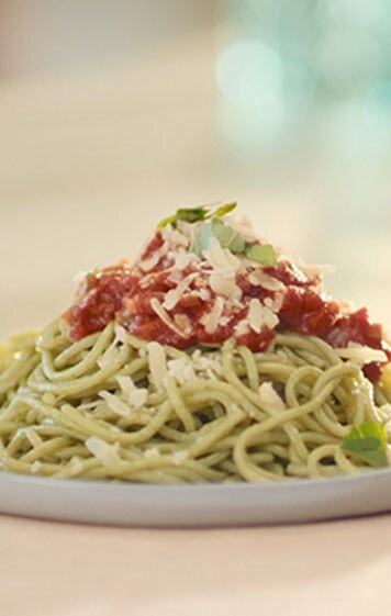 Spinach spaghetti still video