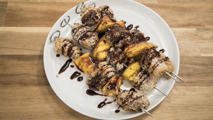 Airfryer XXL Coconut Crusted Banana & Mango Skewers