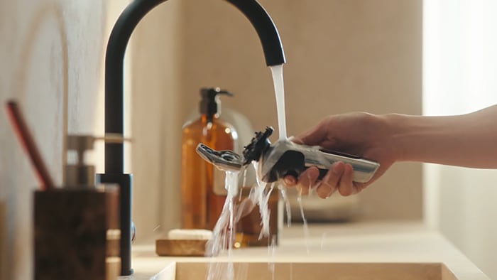 How to clean your S9000 shaver