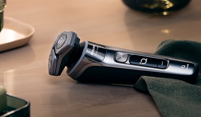Navigation, icons and lights on the S9000 shaver