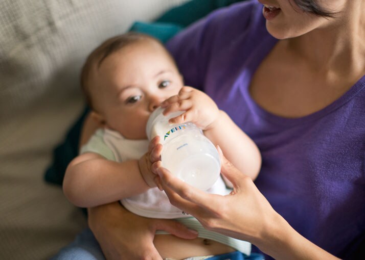 Bonding when you're bottle feeding