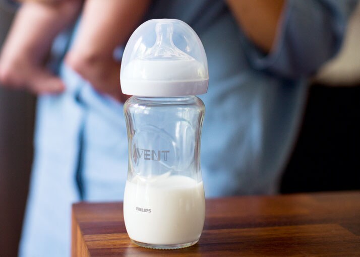 how to store and warm breast milk