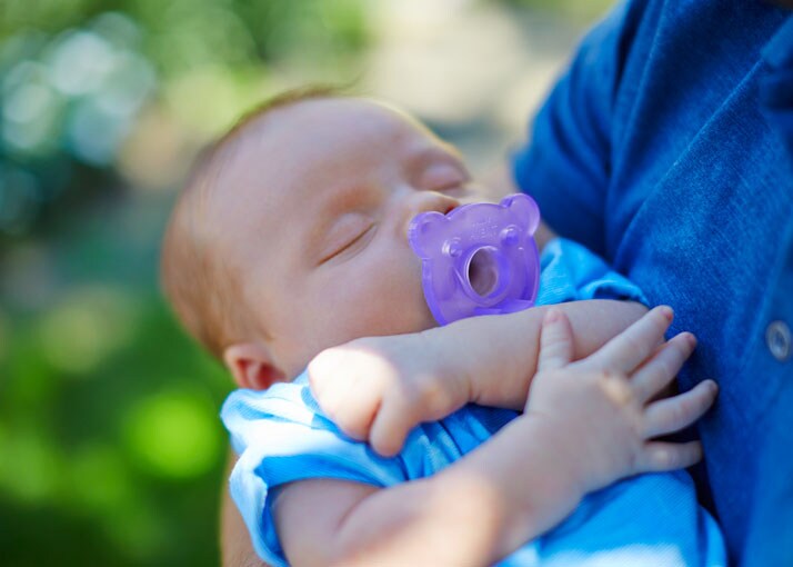 How to help your baby sleep when you’re travelling