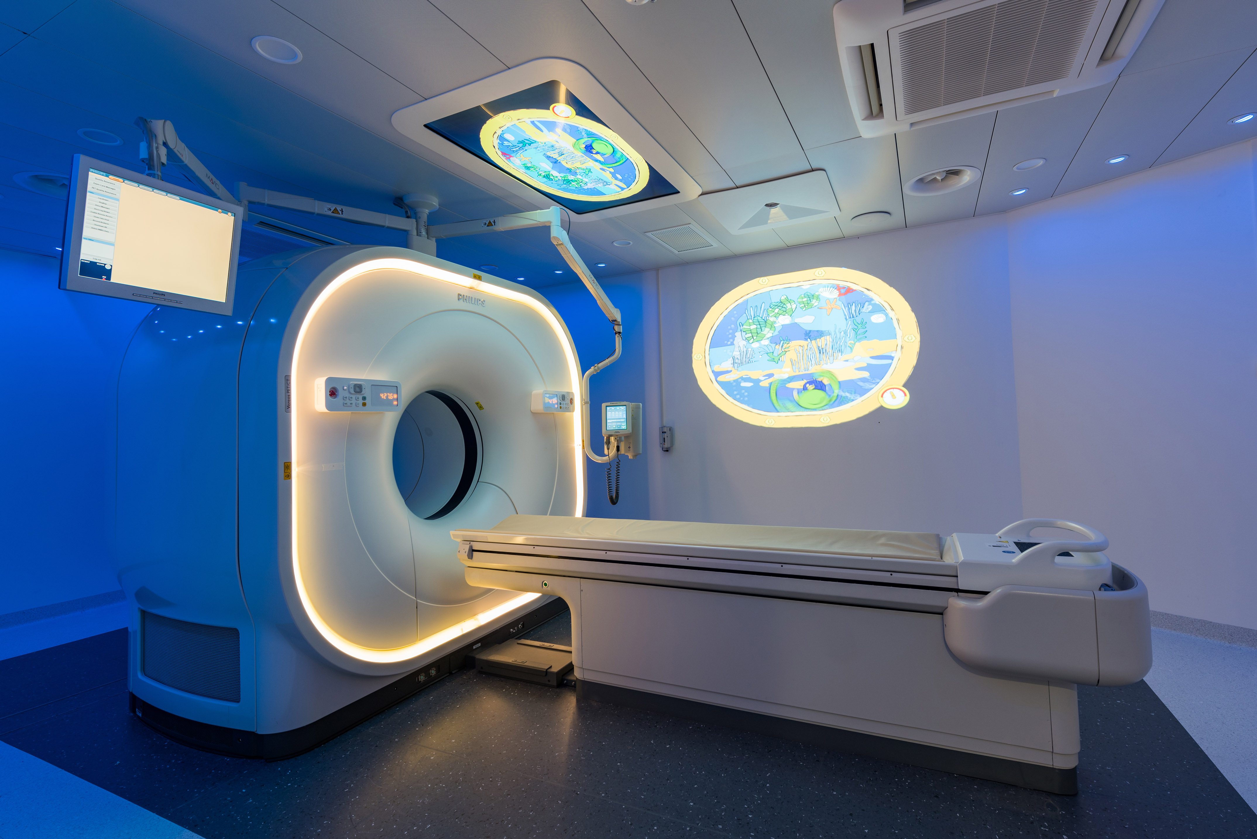 Download image (.jpg) Philips PET/CT scanner, Vereos, with Ambient Experience (opens in a new window)