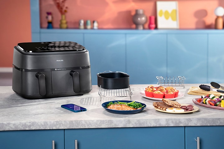 Airfryer image that shows airfryer accessories